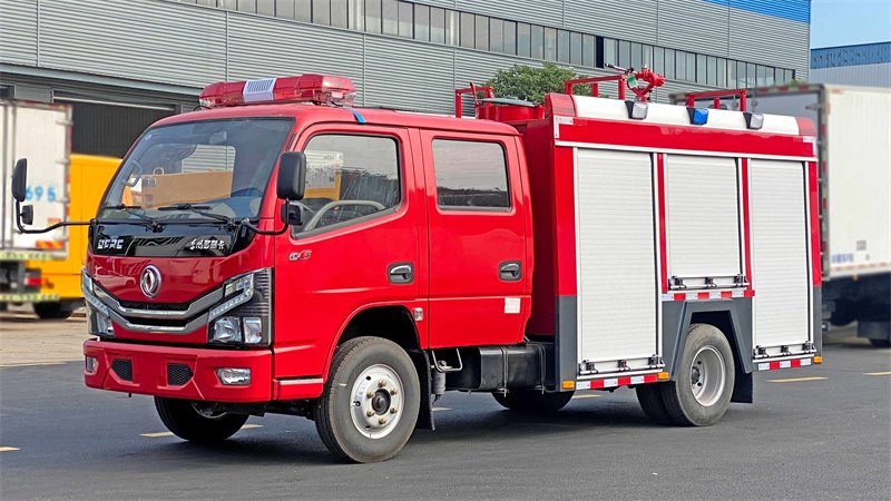 消防车科普：不止会喷水的移动救援堡垒